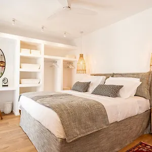 https://suite-blanche-by-aristotelous-square.hotels-of-thessaloniki.com
