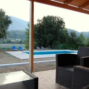 https://the-blue-lagoon-villa-cephalonia.kefaloniahotels.net